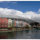 Blick auf die tief verschneite Innsbrucker Nordkette