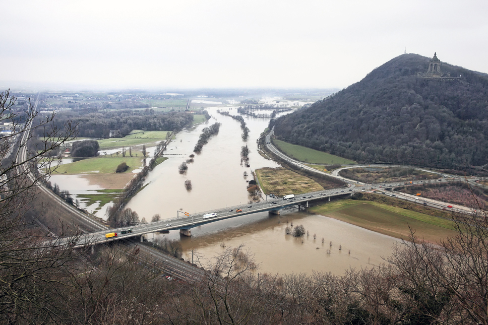 Blick auf die überflutete Weser...