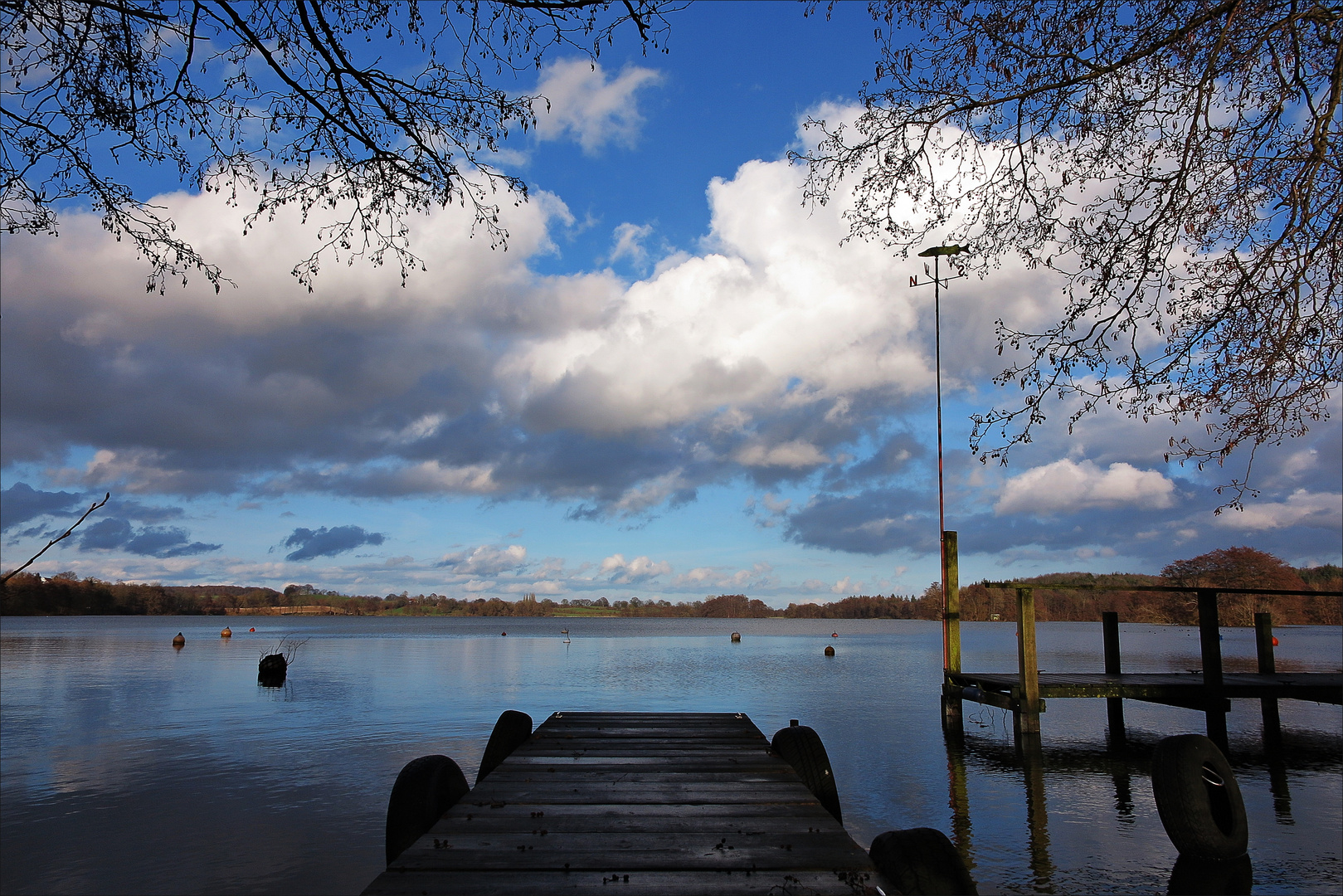 Blick auf die Wolken über dem Schöhsee bei Plön