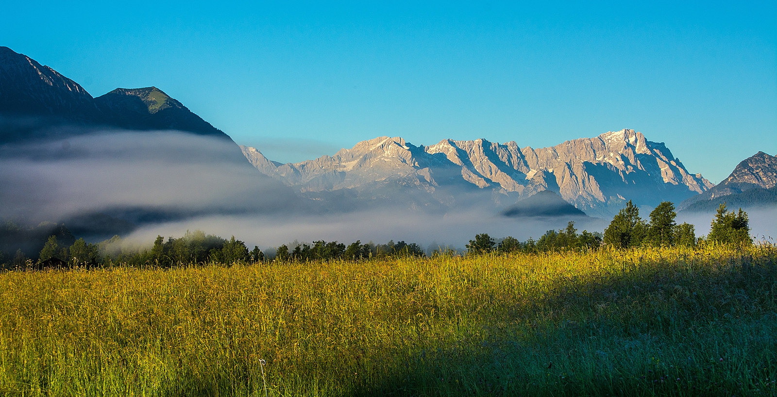 Blick auf die Zugspitze im Morgenlicht