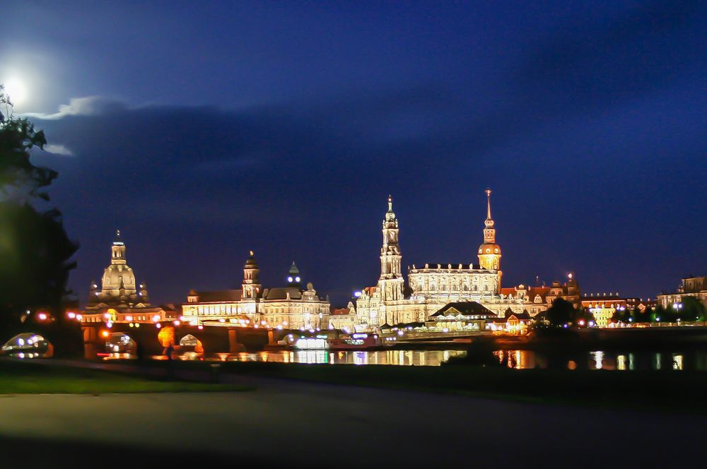 Blick auf Dresden bei Nacht
