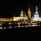 Blick auf Dresden bei Nacht (...ein Versuch)