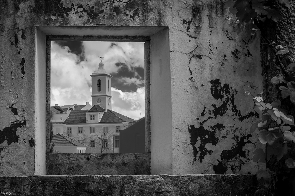 Blick auf "Edifício dos Paços do Concelho" in Almada