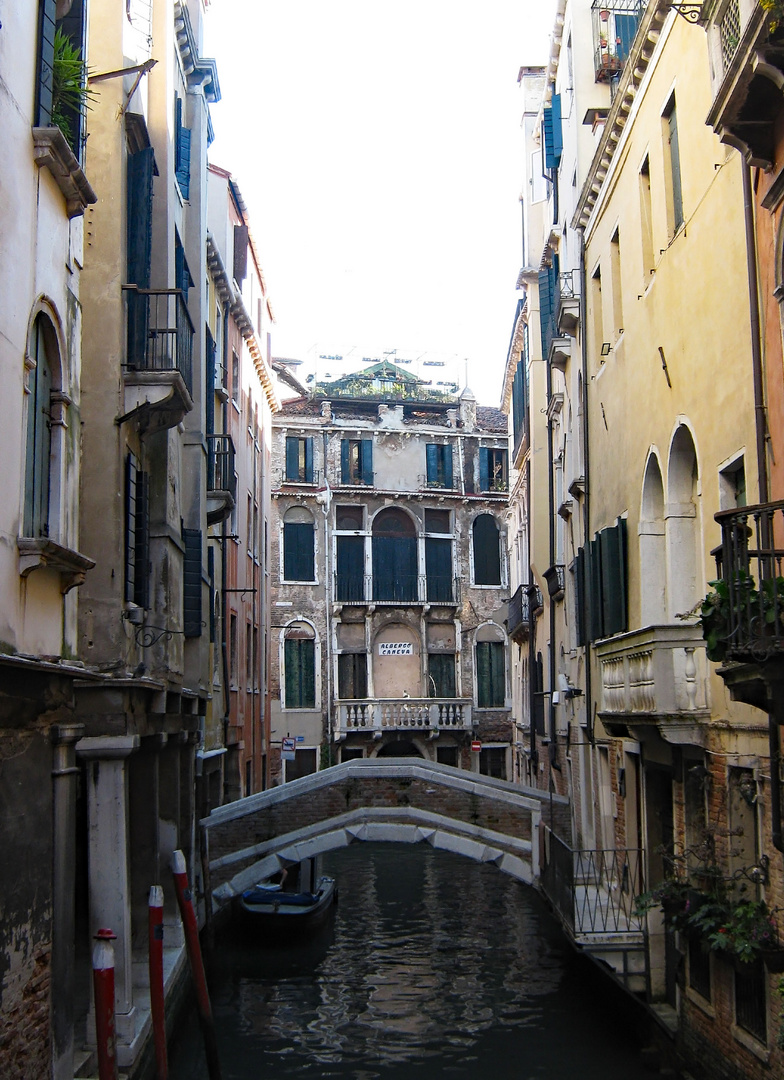 Blick auf ein Gebäude in Venedig