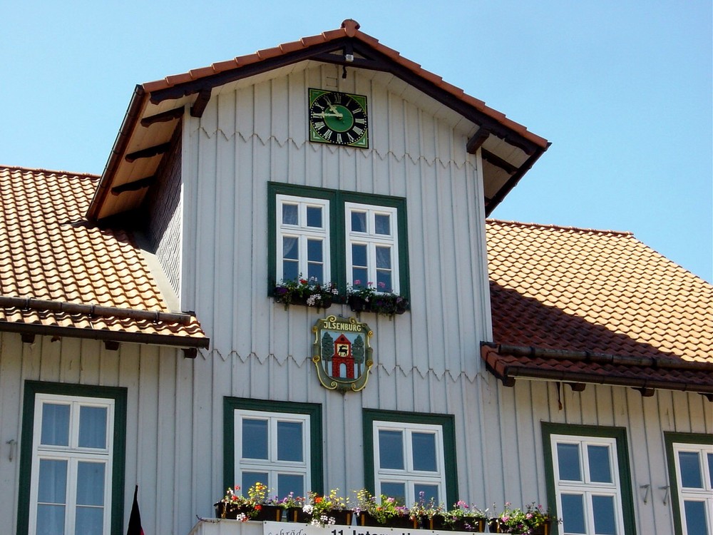 Blick auf ein Holzhaus