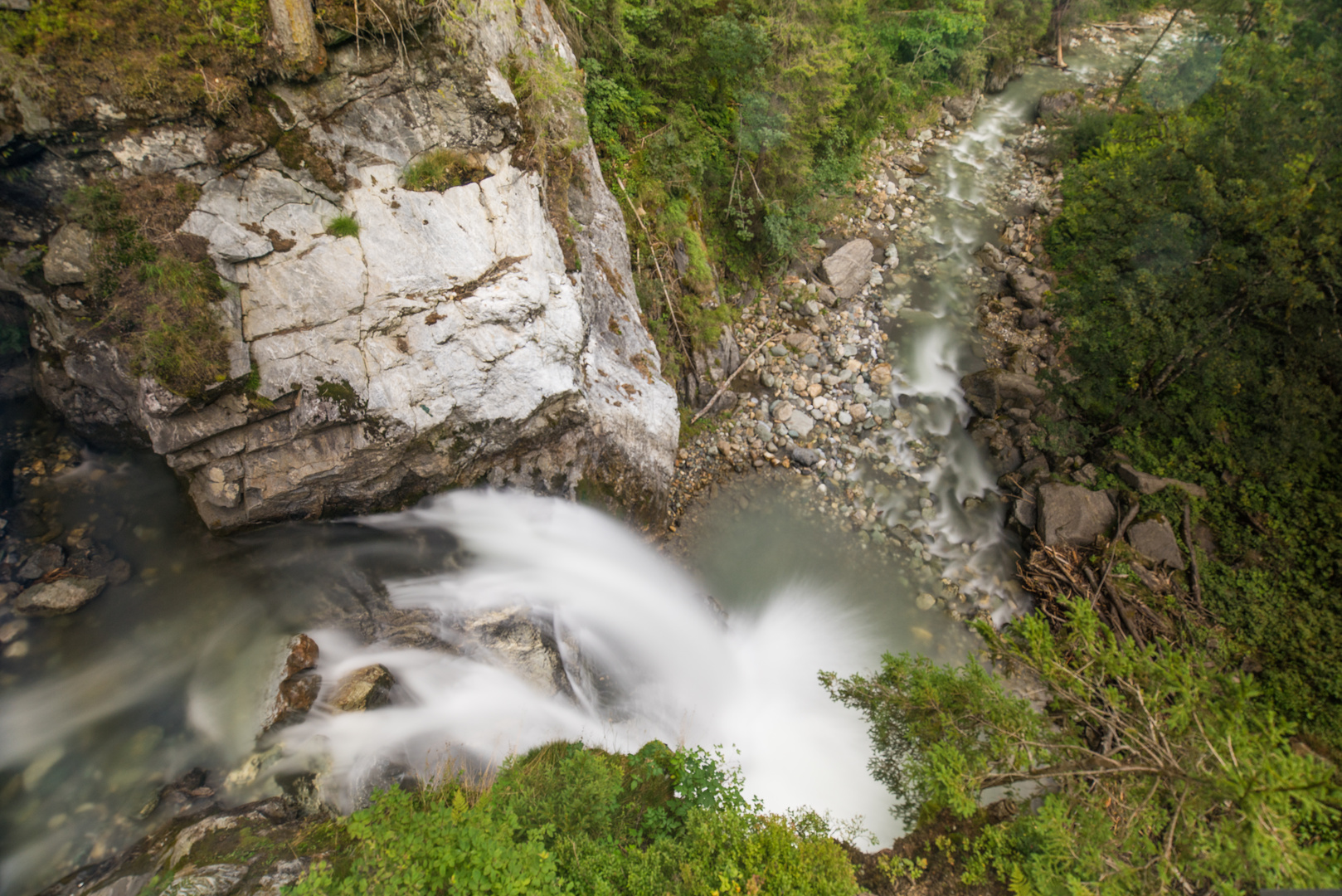 Blick auf einen Wasserfall 