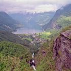 Blick auf Geiranger und ~fjord - Norwegen 07.1993