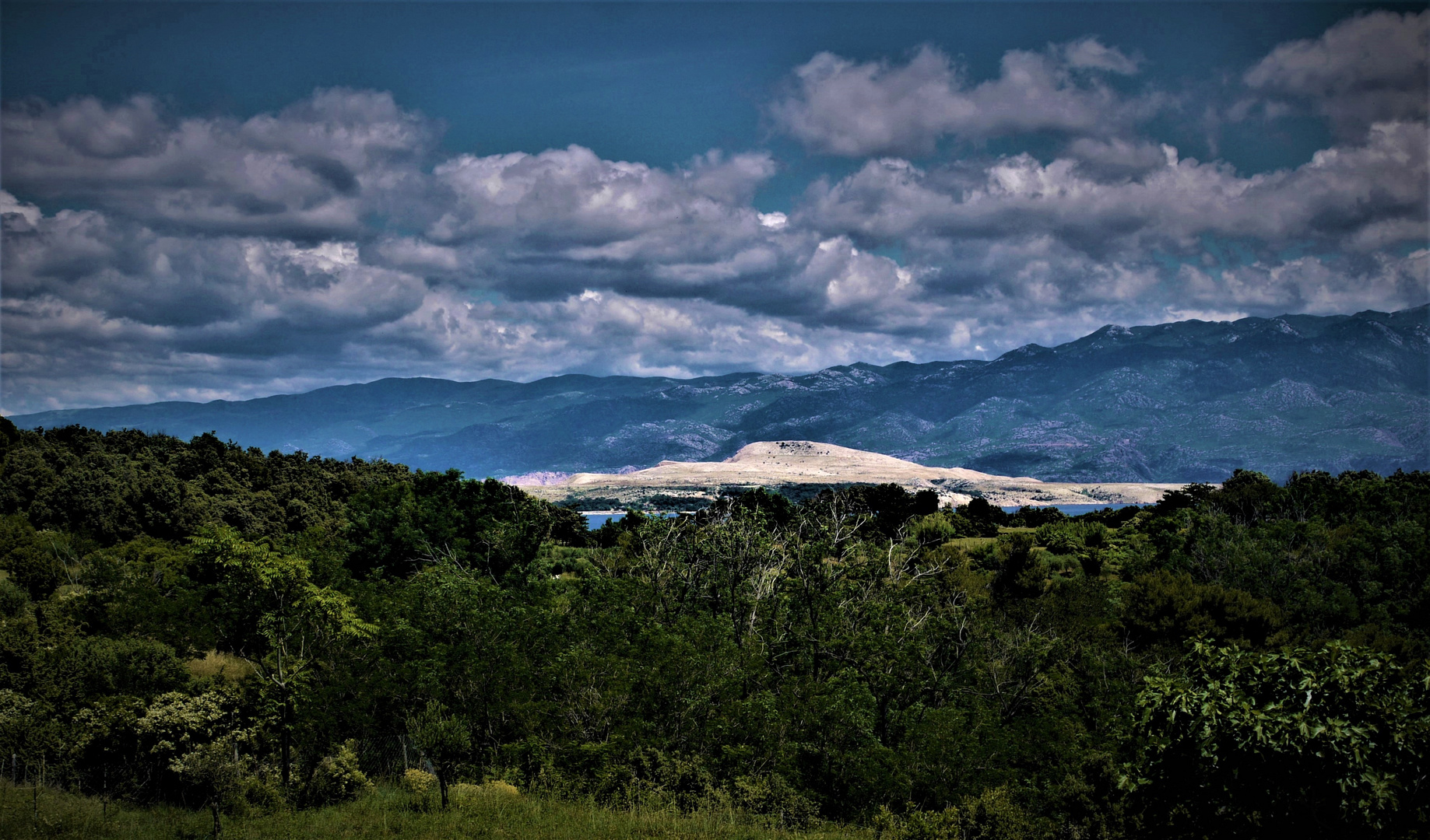 Blick auf Goli Otok und den Velebit