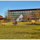 Blick auf Gradierwerk und Hotel