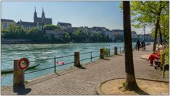 Blick auf Großbasel mit roten Akzenten