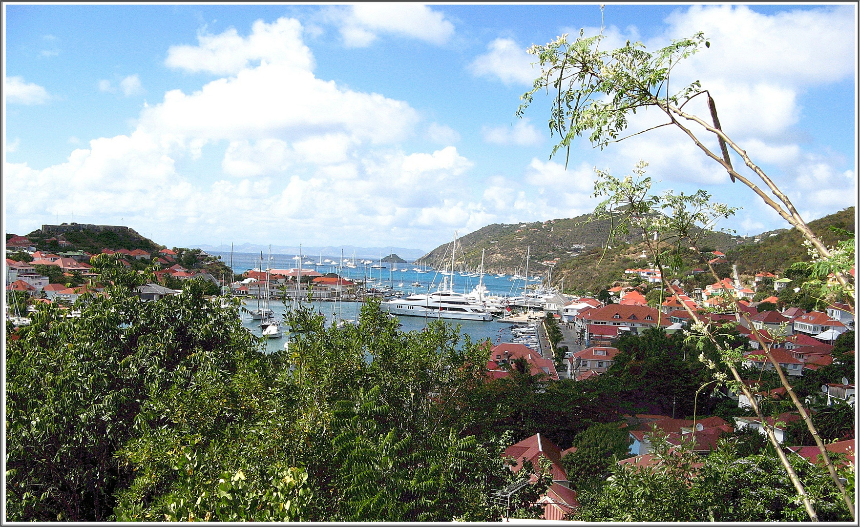 Blick auf Gustavia ....