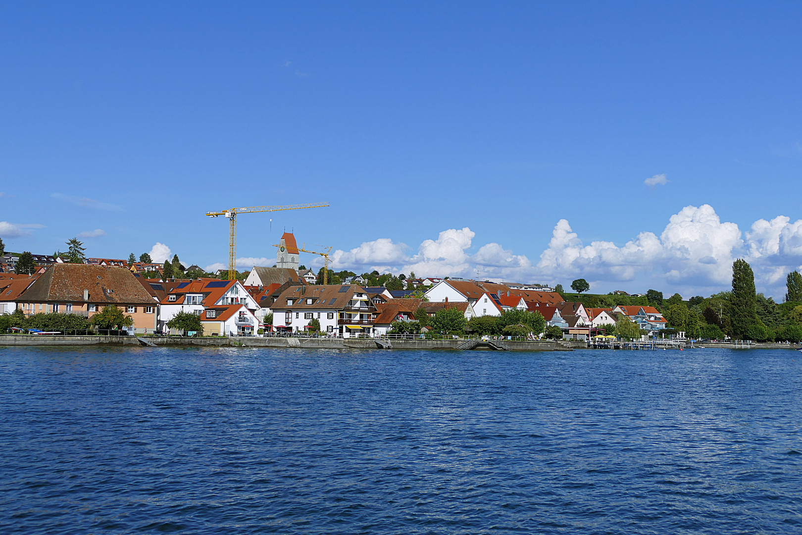 Blick auf Hagnau vom Schiffsanleger