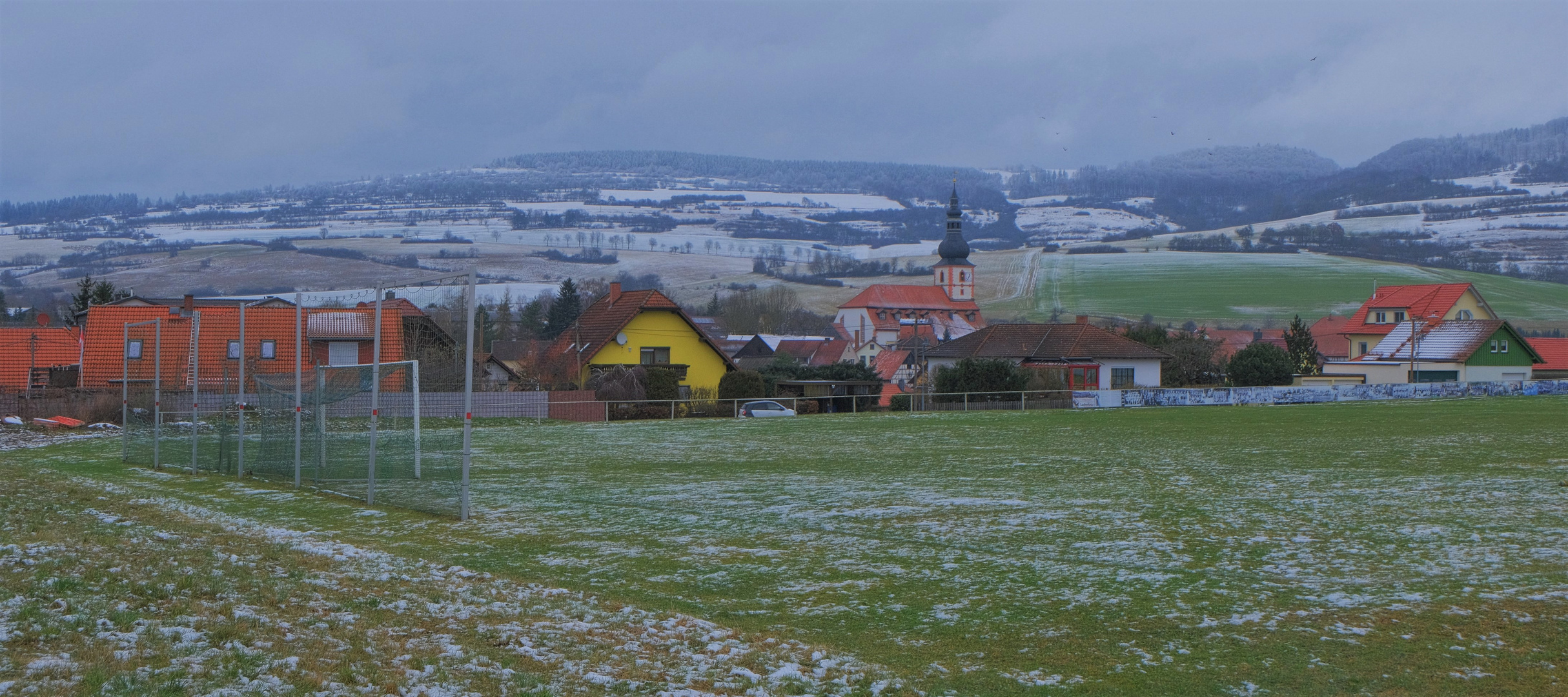 Blick auf Helmershausen vom Sportplatz aus