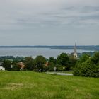 Blick auf Hittenkirchen und Chiemsee