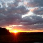 Blick auf Hof in der Abenddämmerung