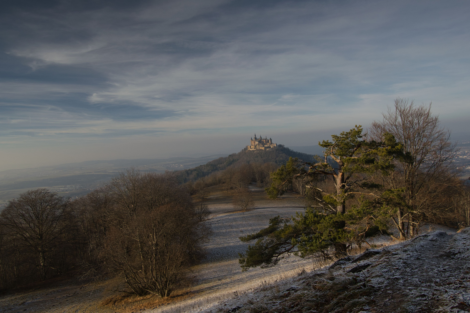 Blick auf Hohenzollern bei Streiflicht