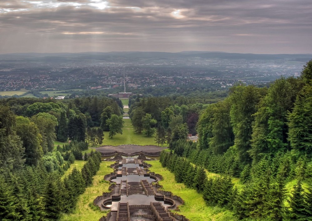 Blick auf Kassel, vom Herkules_Denkmal aus....