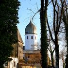 Blick auf Klosterkirche Frauenwörth