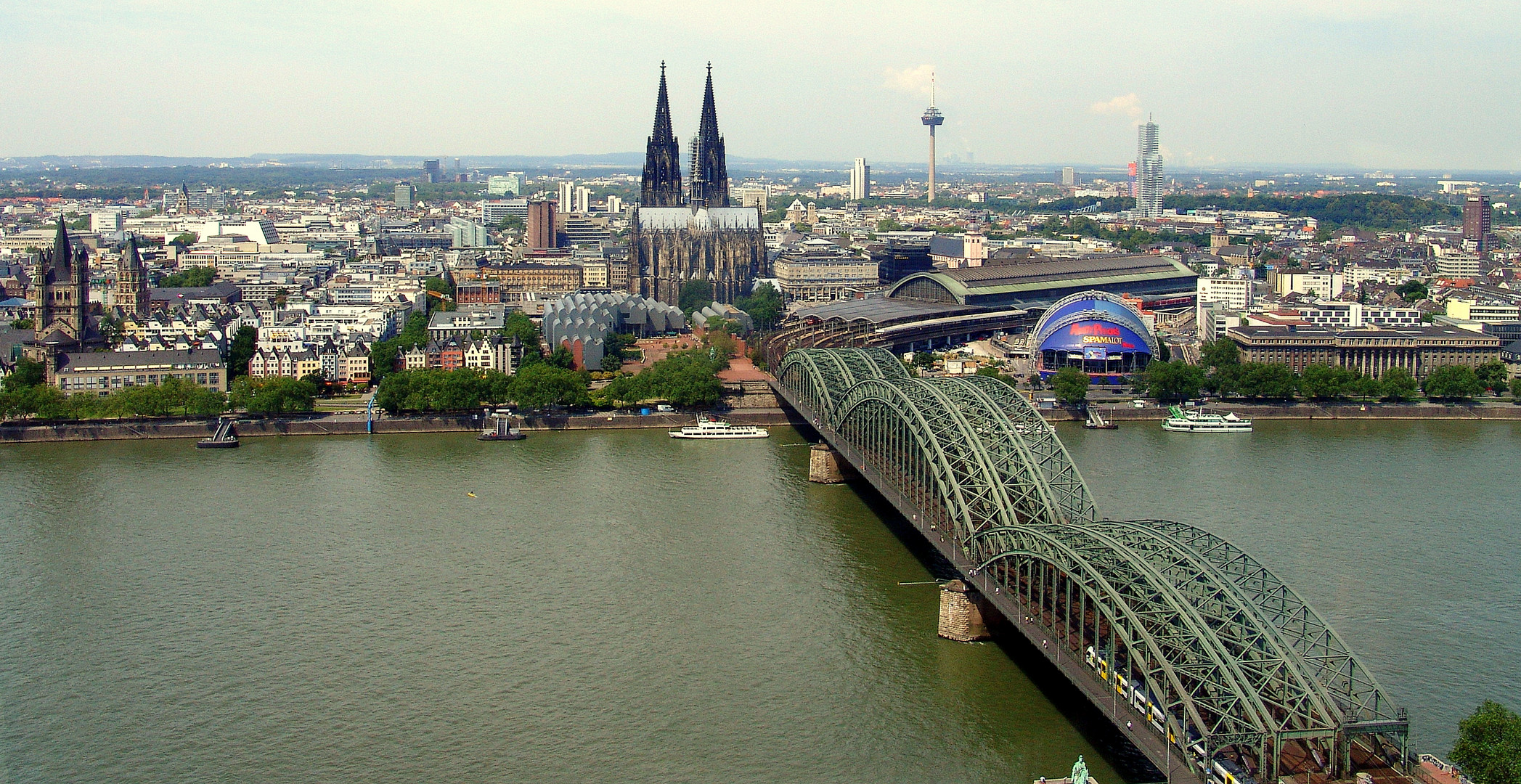 Blick auf Köln und den Rhein