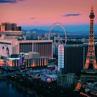 Blick auf Las Vegas in der Abenddämmerung 