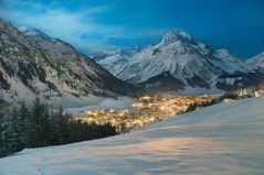 Blick auf Lech mit Omesberg