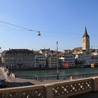 Blick auf Limmat, Fraumünster (l) und St. Peter