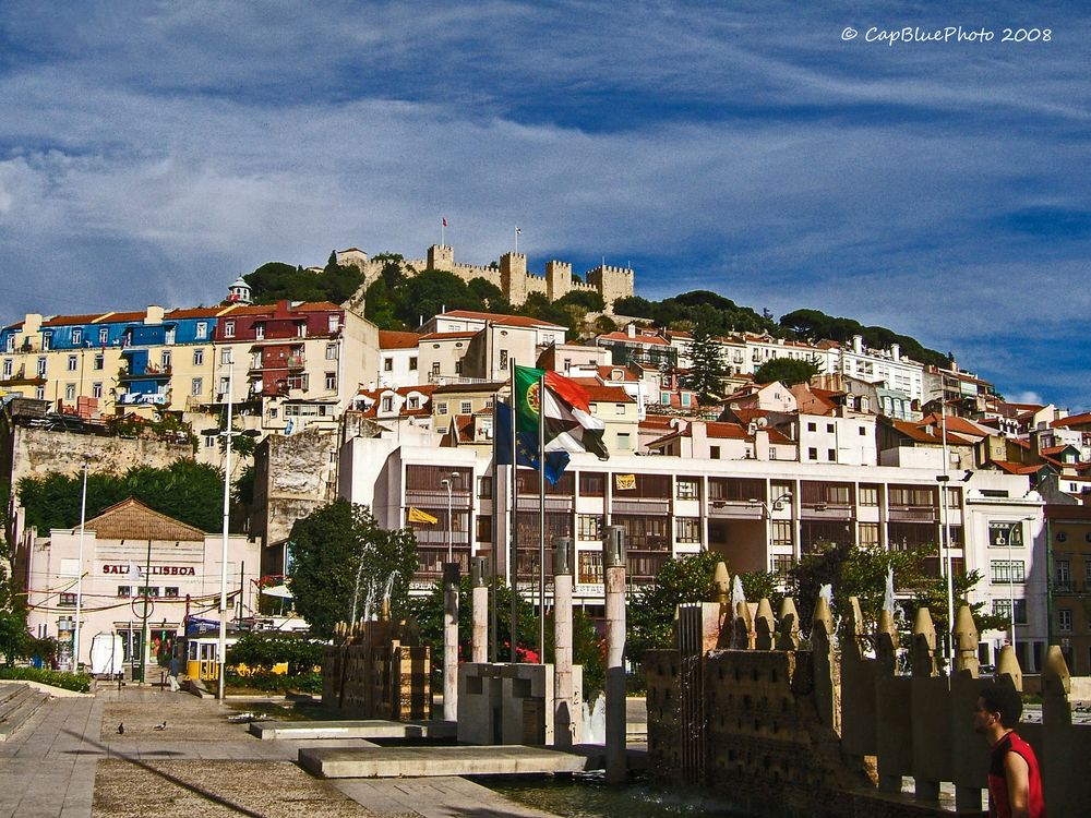 Blick auf Lisboa und das Castelo de Sao Jorge