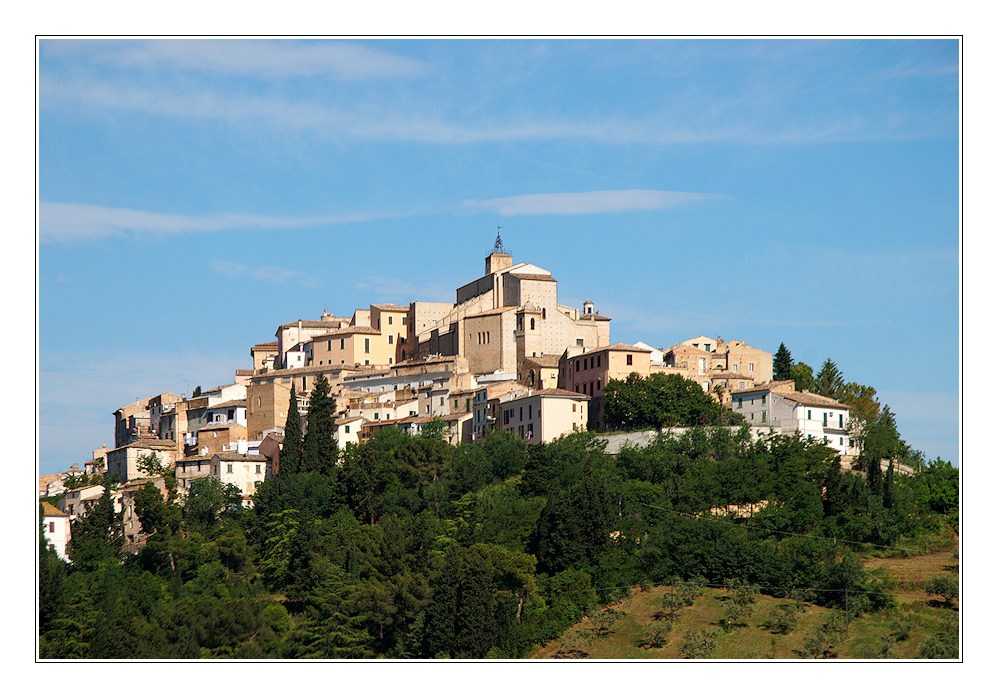 blick auf loreto in den abruzzen