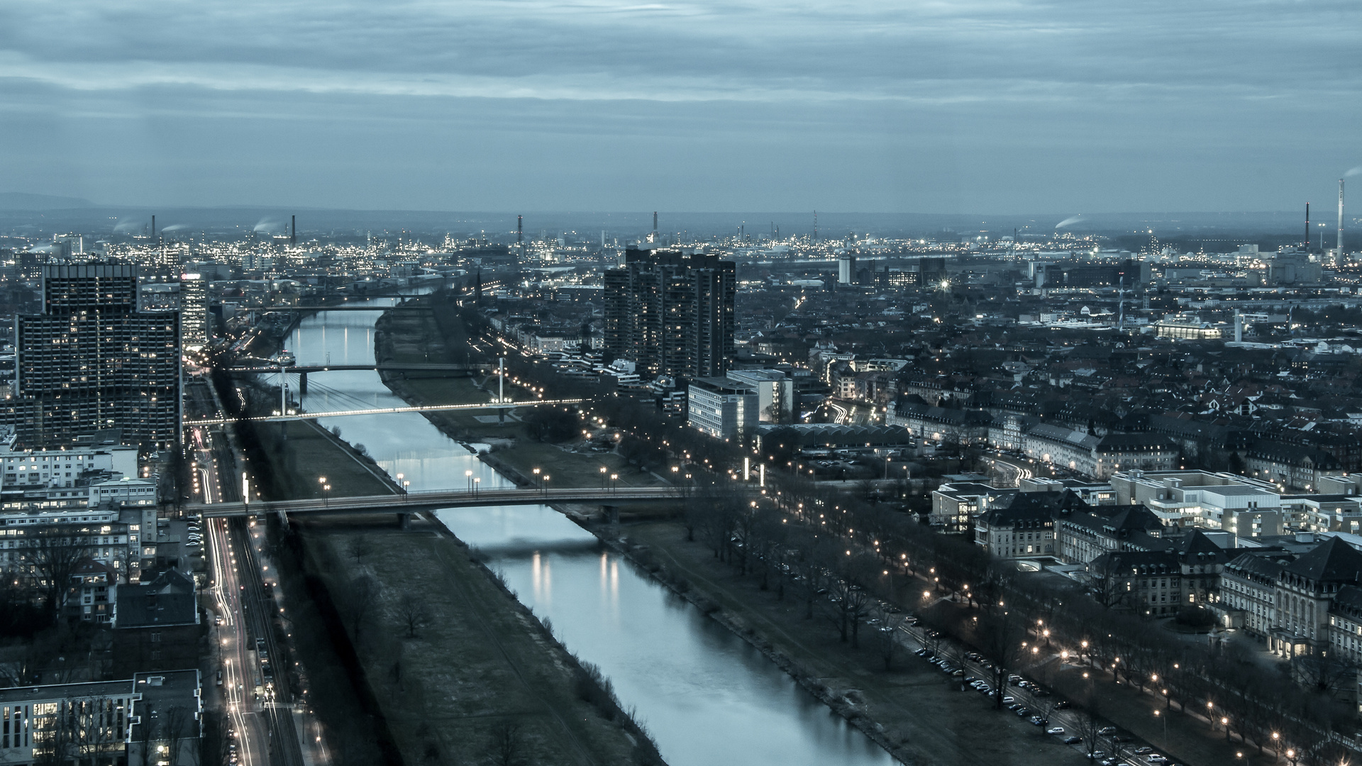 Blick auf Mannheim vom Fernmeldeturm