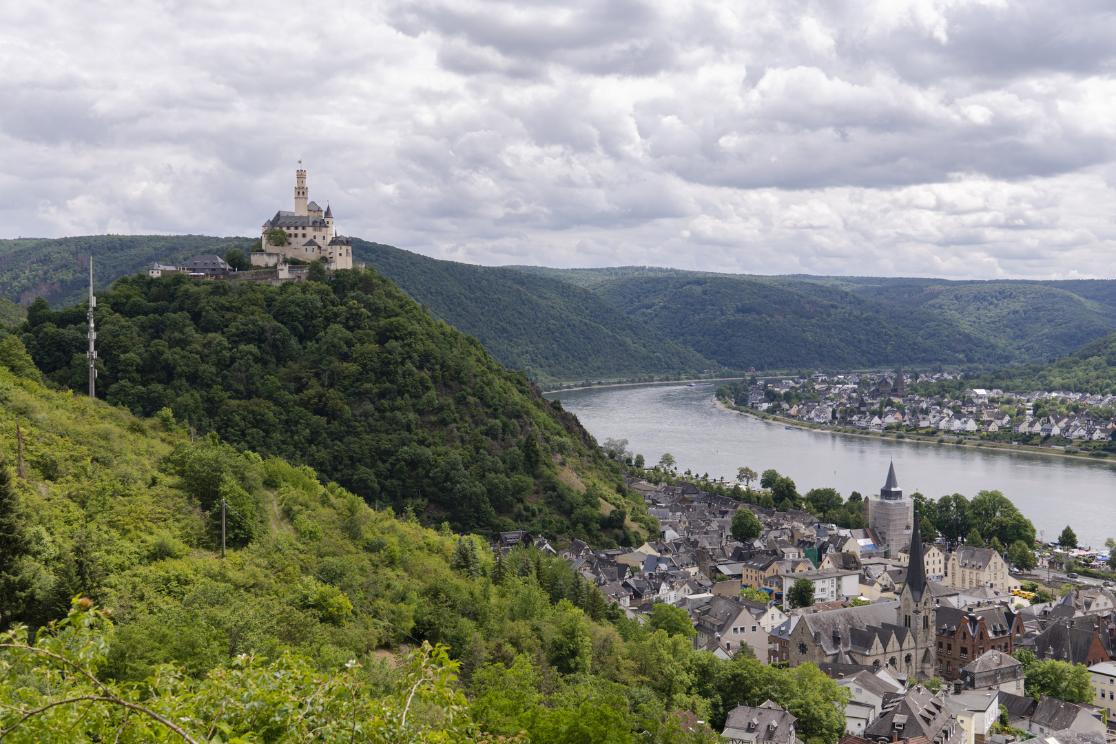 Blick auf Marksburg und Braubach