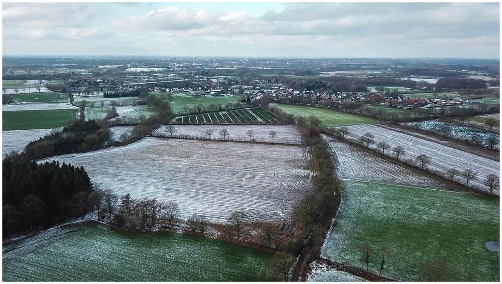 Blick auf mein Dorf und am Horizont Elmshorn