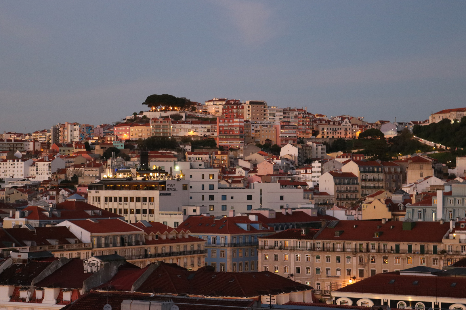 Blick auf Miradouro de Nossa Senhora do Monte (Lissabon)