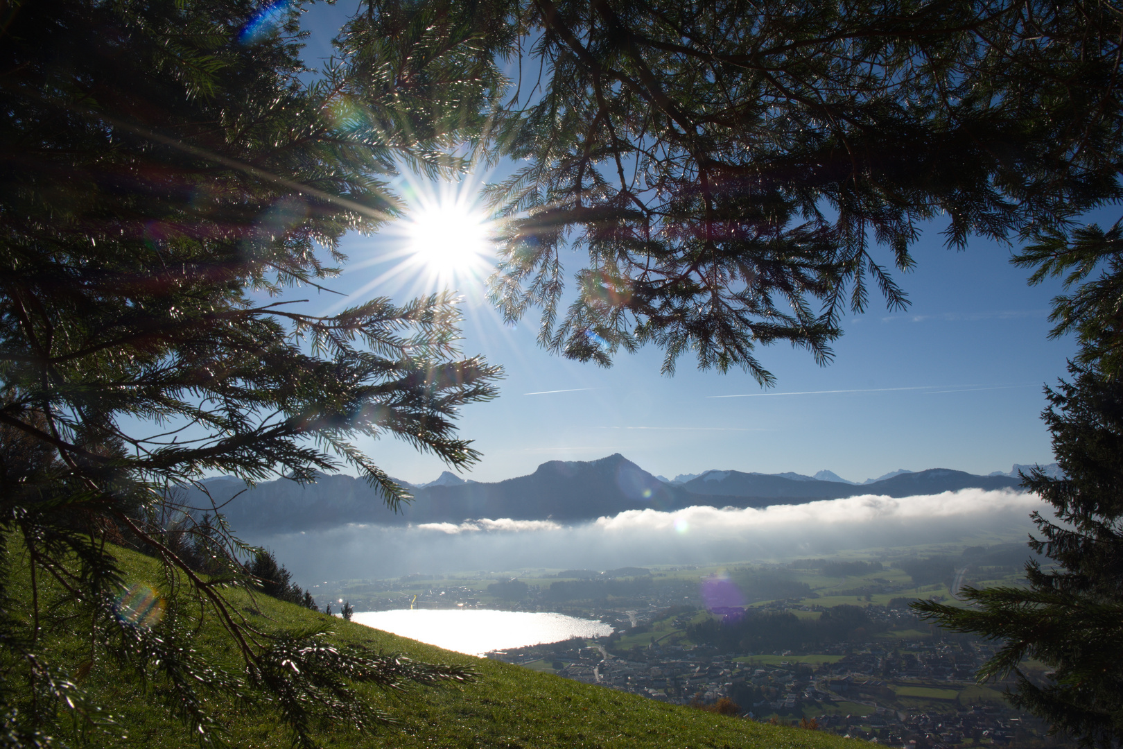 Blick auf Mondsee und Bergwelt...