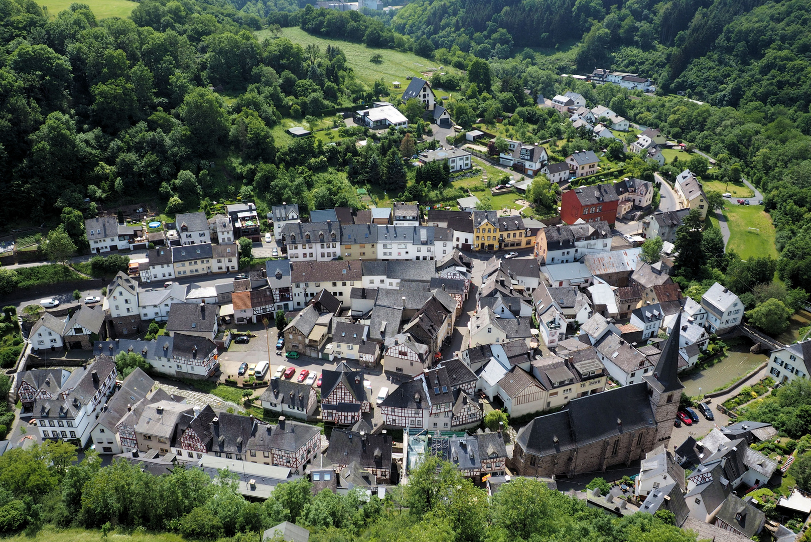 Blick auf Monreal vom Turm der Löwenburg aus....