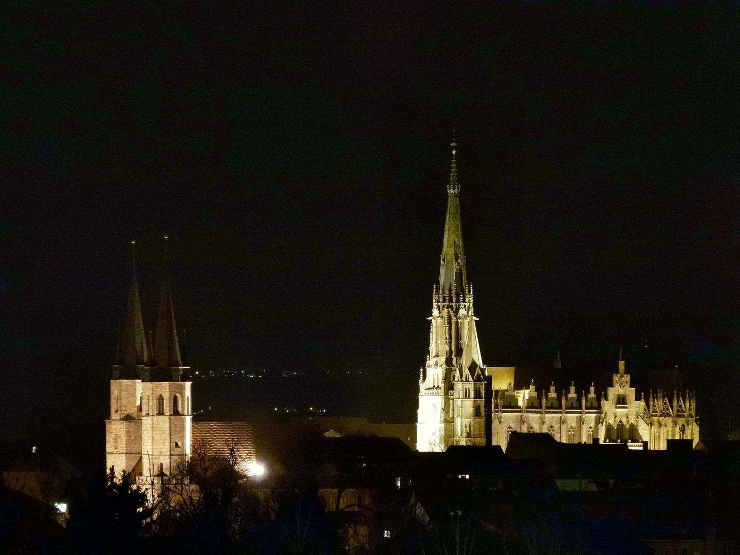 Blick auf Mühlhausen bei Nacht