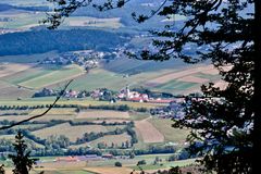 Blick auf Neukirchen b. Hl. Blut mit Vordergrund