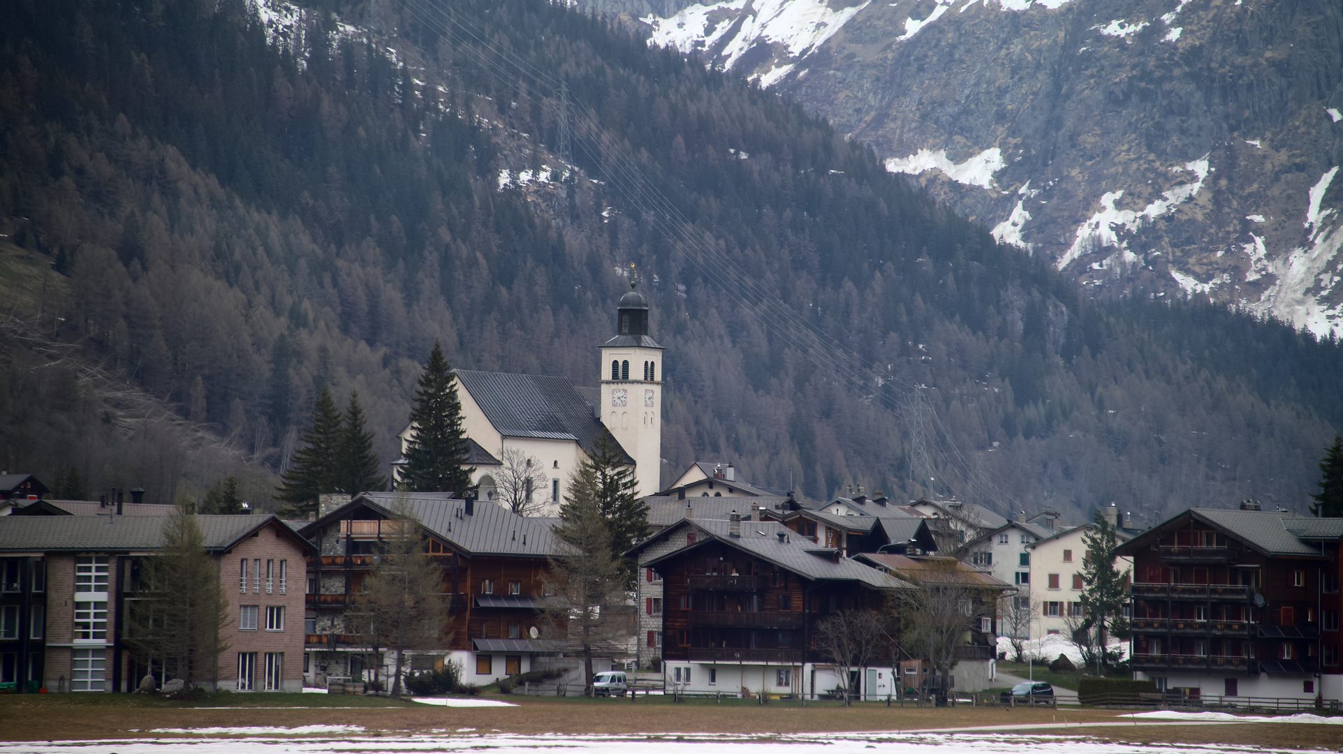 Blick auf Obergesteln im Obergoms /Kt Wallis