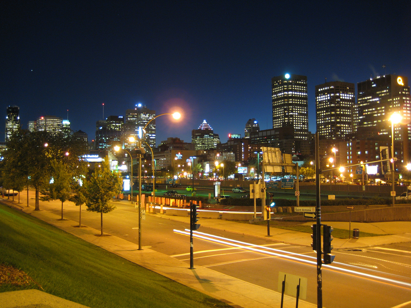 Blick auf old Montréal bei Nacht (Oktober 2007)