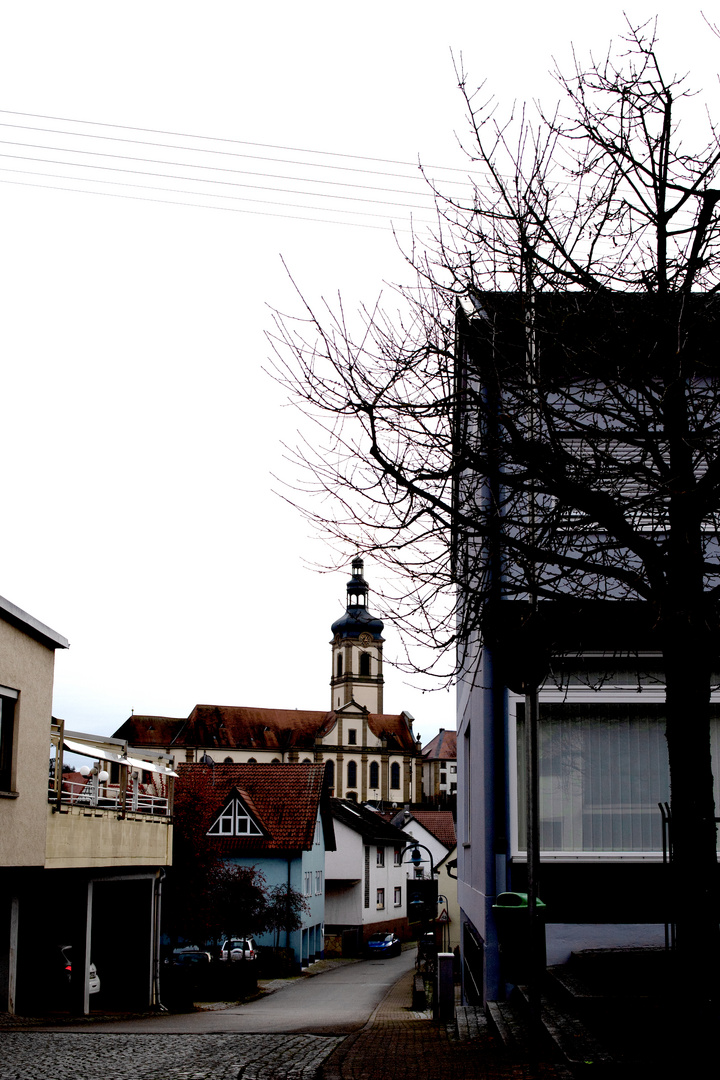 Blick auf Pfarrkirche St. Michael Odenheim