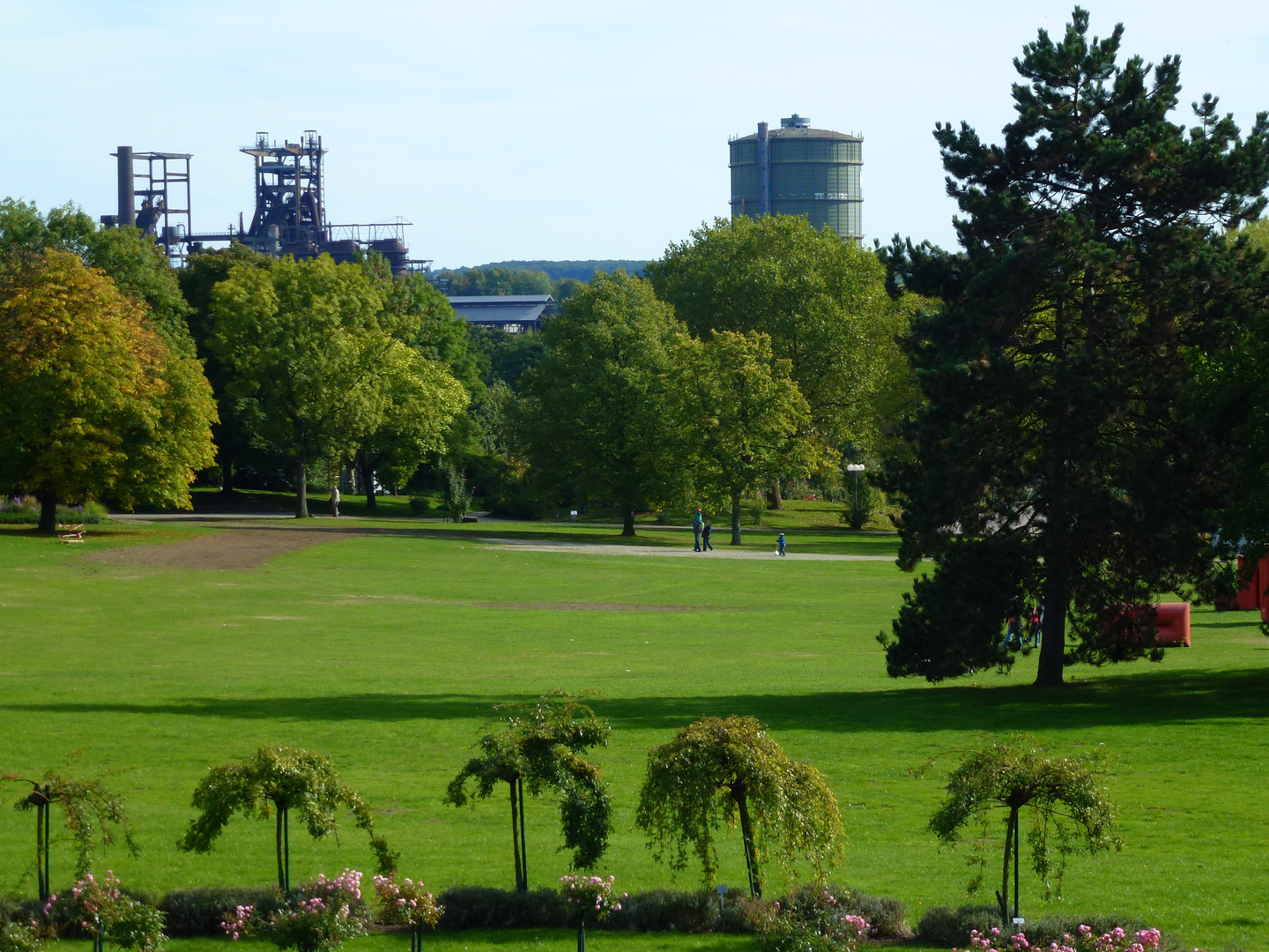 Blick auf Phoenix West vom Westfalenpark