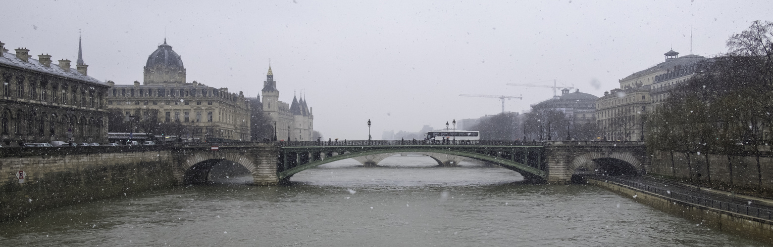 Blick auf Pont Notre-Dame