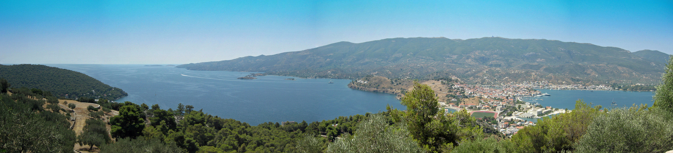 Blick auf Poros und Galatas