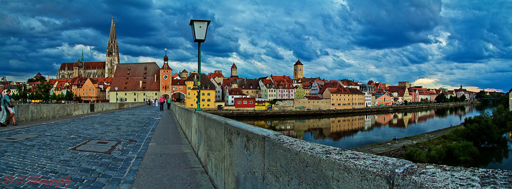 Blick auf Regensburg von der Steinernen Brücke