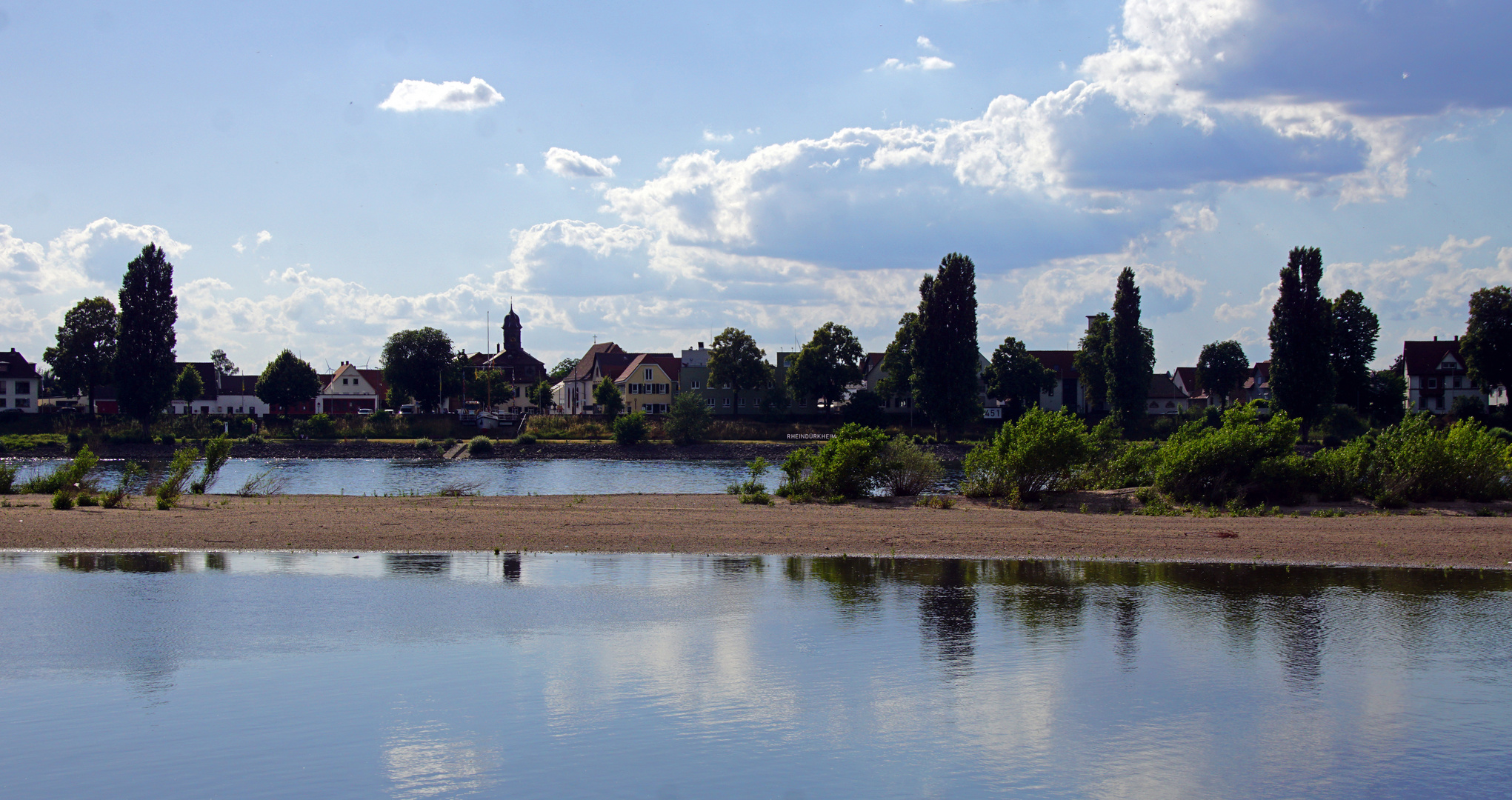 Blick auf Rheindürkheim