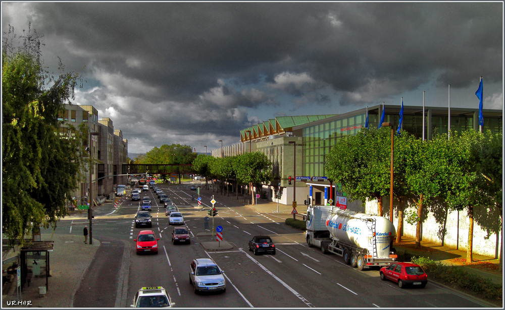 Blick auf Rheingoldhalle.