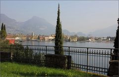 Blick auf Riva del Garda ...