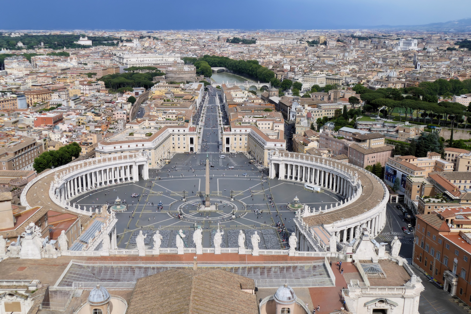 Blick auf Rom und Vatikan von der Kuppel des Petersdoms