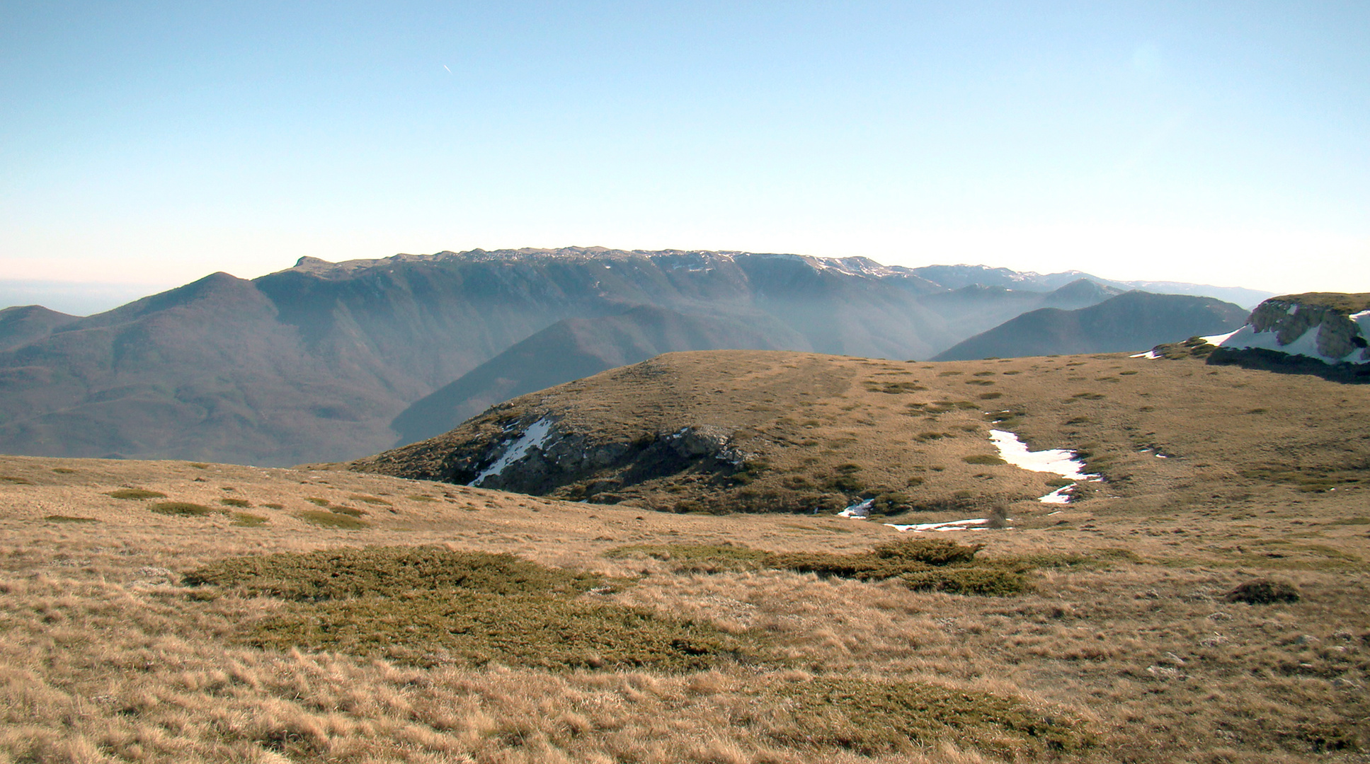 Blick auf Roman-Kosh (seine Höhe 1545 M.) mit dem Berg CHatyr-Dag