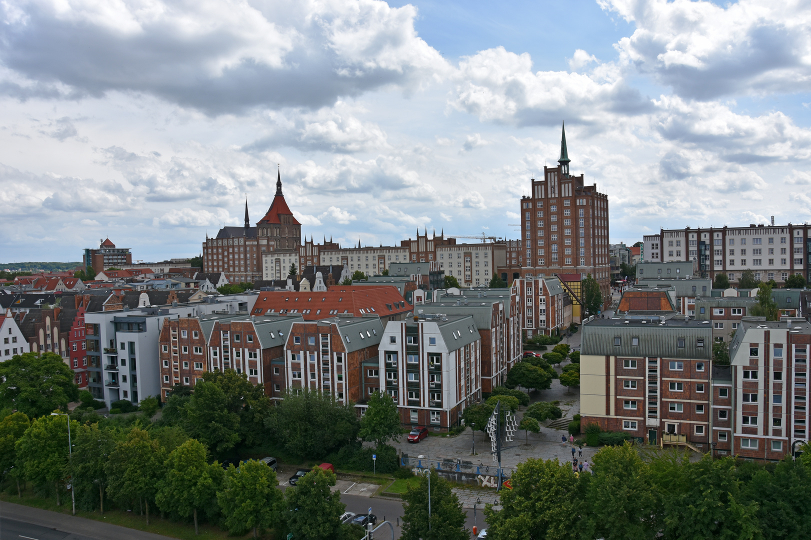 Blick auf Rostock vom Riesenrad im Stadthafen