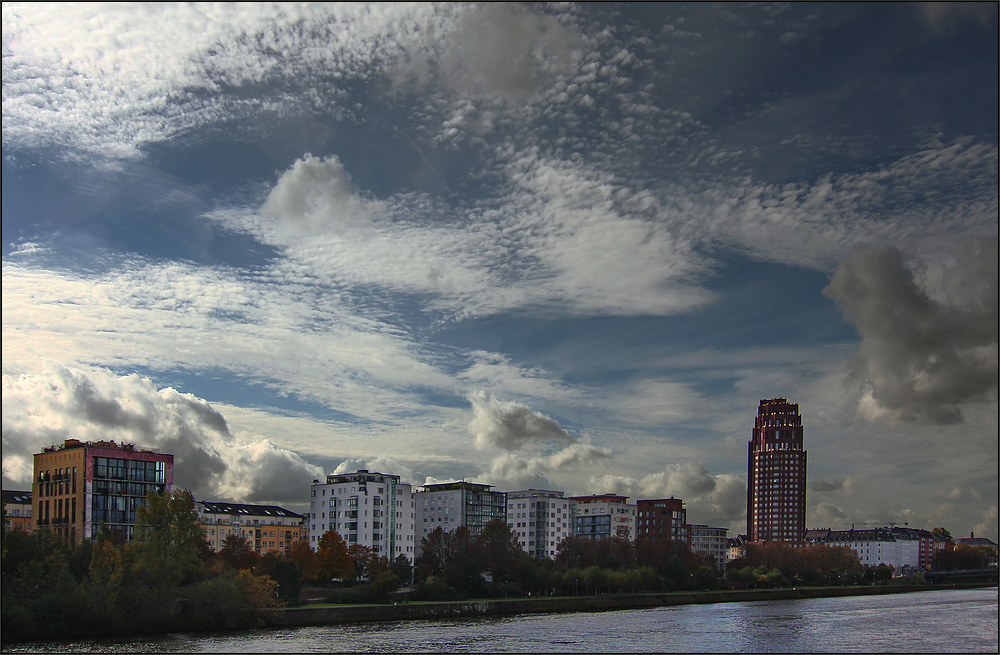 * Blick auf Sachsenhausen *